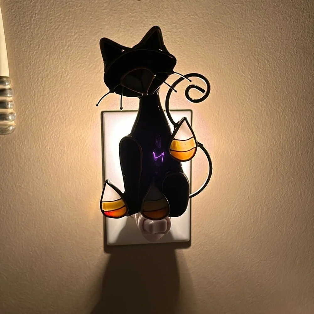 Black cat night light
